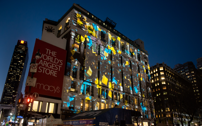 Illustration for article titled How the Super Bowl Turned the NYC Macy's Building Into a Massive Screen